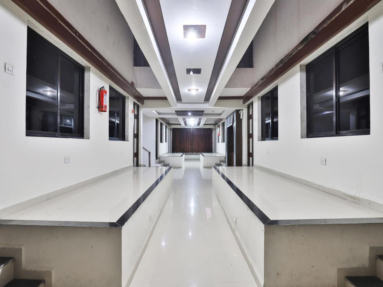 Hotel Ambica Даман Экстерьер фото